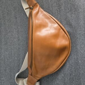 Andar The Tatum Leather Crossbody Bum Bag